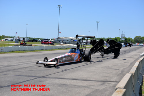 Rachel Meyer - 'Rachel Meyer Racing' 
(foreground) vs Megan Meyer - 'Queen Bee Racing' (background)